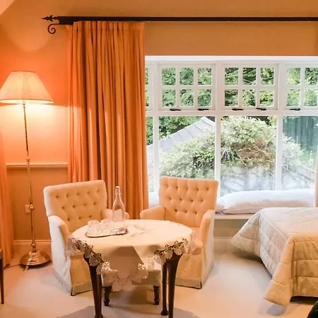 Herbert House ,v93 Rf64 Guest house