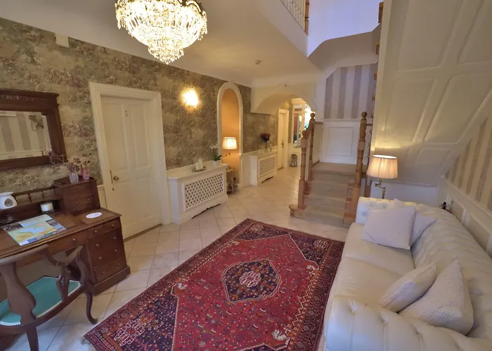 Herbert House ,v93 Rf64 3*