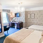Guest house Herbert House ,v93 Rf64 3*