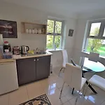 Herbert House ,v93 Rf64 Guest house